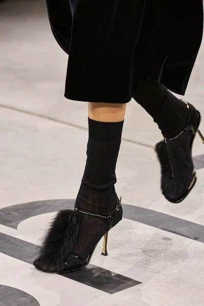 Look 77